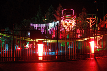 Mayor Slayor animated Custom Ropelight Sculpture with LED illuminated graveyard TLightmosFEAR - Fright Fest, Six Flags New England - Agawam, Massachusetts, USA